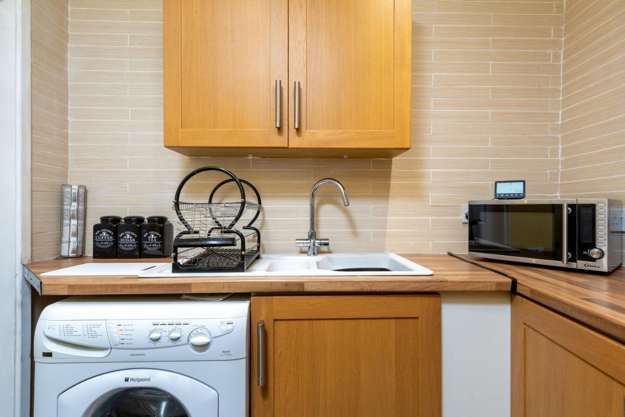 Stockton Town Centre Apartments Free Parking And Wi-Fi Exterior photo