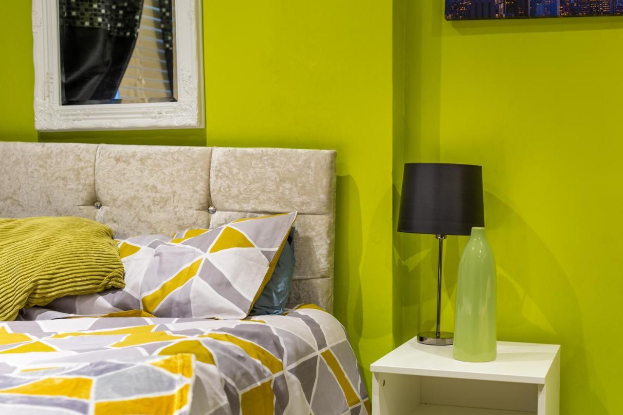 Stockton Town Centre Apartments Free Parking And Wi-Fi Exterior photo