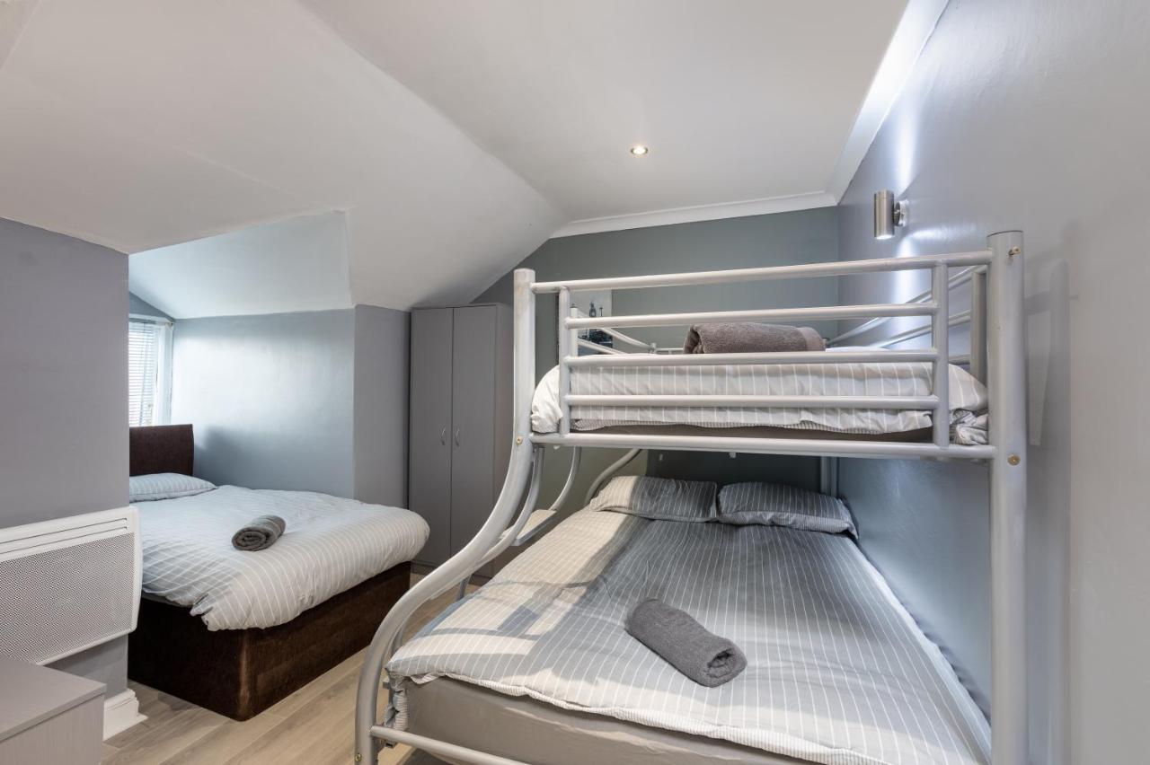 Stockton Town Centre Apartments Free Parking And Wi-Fi Exterior photo